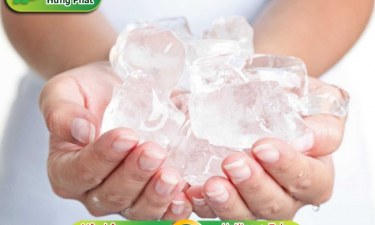 Thông cầu nghẹt hiệu quả bằng nước đá viên.