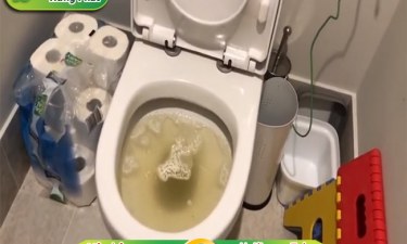 Bồn cầu dội nước không trôi, không rút nước xử lý ra sao?