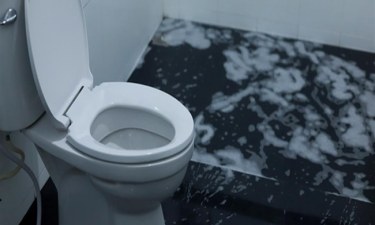 Bồn cầu bị rút nước nguyên nhân và cách xử lý nhanh chóng