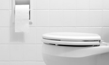 Bồn cầu bị tụt nước nguyên nhân do đâu và khắc phục thế nào?