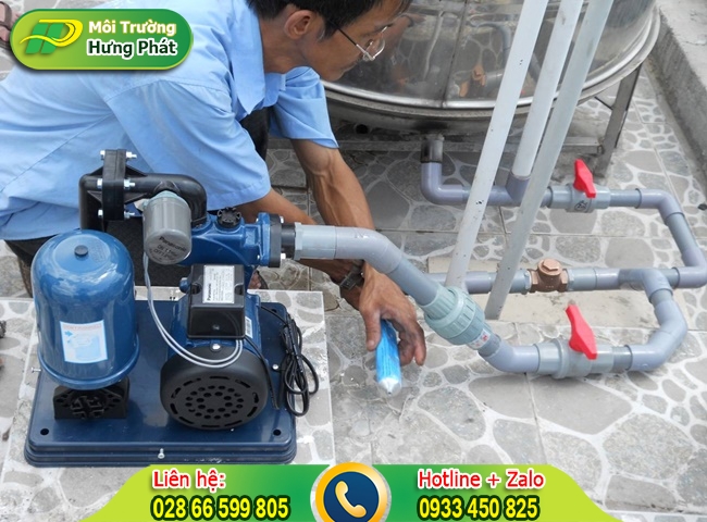 Xử l&yacute; bồn cầu bị thiếu hơi bằng c&aacute;ch bổ sung ống th&ocirc;ng hơi