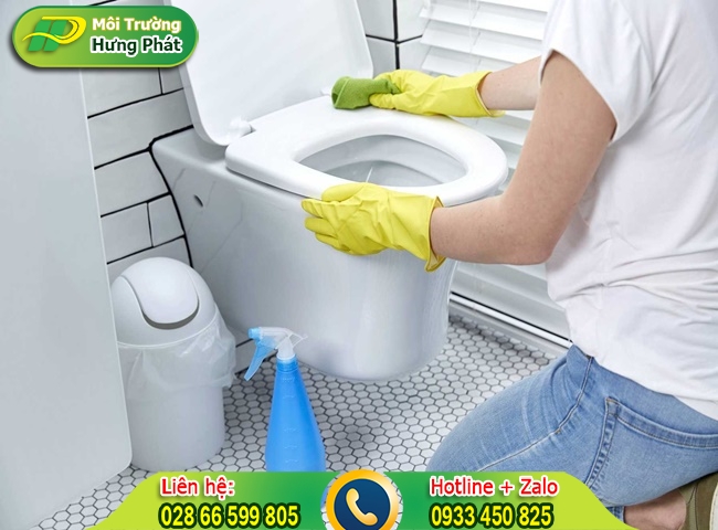 L&agrave;m sạch bồn cầu nhanh ch&oacute;ng, hiệu quả