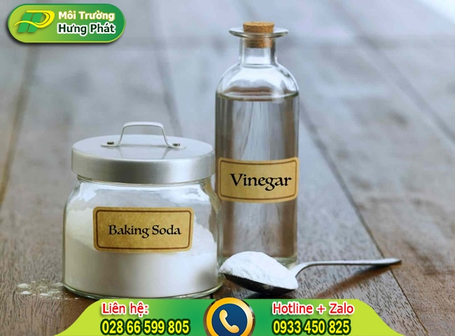 Baking v&agrave; giấm khử m&ugrave;i nước tiểu