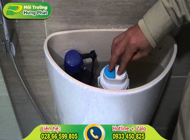 Cách sửa bồn cầu bị rò rỉ nước liên tục do chỉnh phao nước quá giới hạn