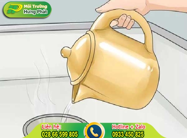 Sử dụng nước s&ocirc;i để th&ocirc;ng ống nước thải