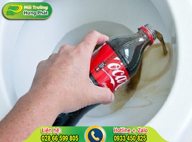 Th&ocirc;ng cống nh&agrave; tắm bằng Coca Cola nhanh ch&oacute;ng