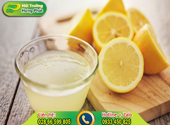 Khử m&ugrave;i sơn bằng nước chanh