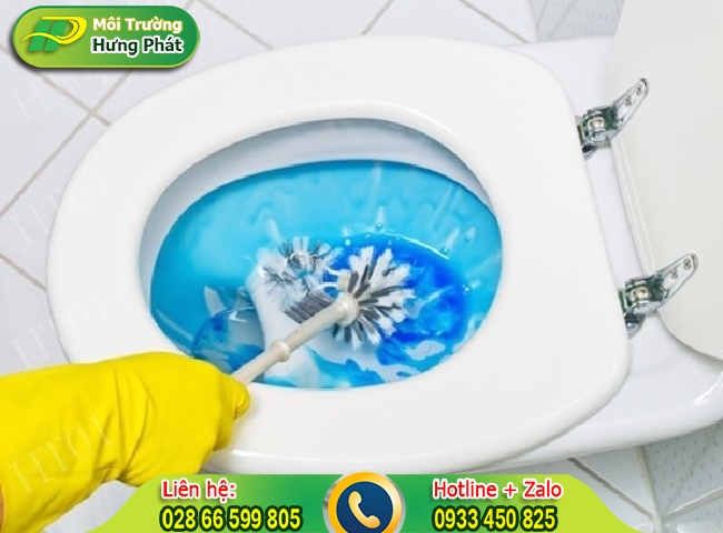 Chất tẩy rửa bồn cầu c&oacute; khả năng diệt vi khuẩn