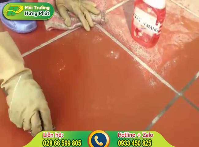 L&agrave;m sạch xi măng tr&ecirc;n nền nh&agrave; hiệu quả