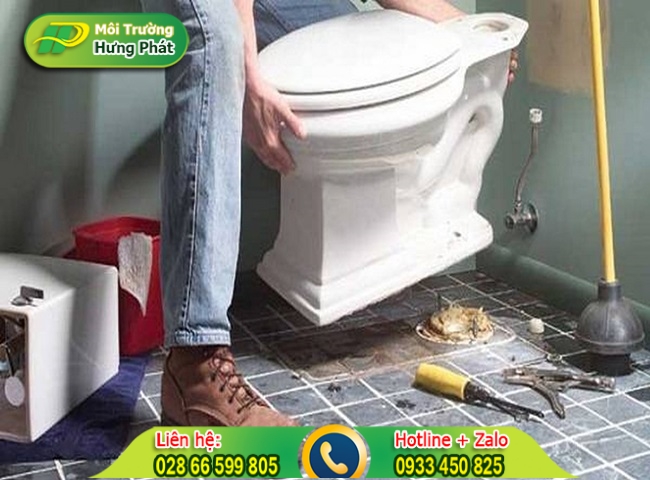 Bồn cầu bị r&ograve; rỉ nước li&ecirc;n tục