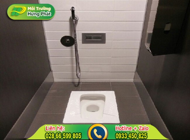 Dạng ngồi xổm của bồn cầu kh&ocirc;ng c&oacute; k&eacute;t nước