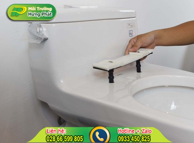 K&eacute;t nước bồn cầu bị hư