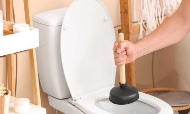 Bồn cầu không có ống thông hơi cách xử lý như thế nào?