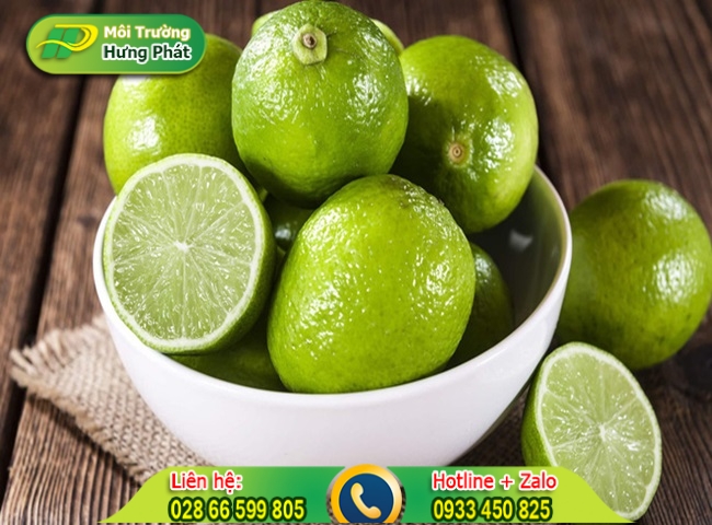 Chanh gi&uacute;p khử m&ugrave;i h&ocirc;i tại nh&agrave; rất hiệu quả