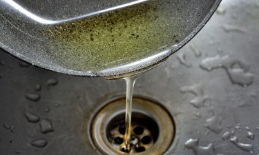 Cách làm tan mỡ trong ống thoát nước với các thao tác đơn giản