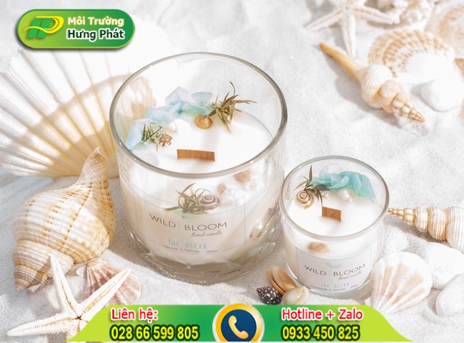 L&agrave;m thơm nh&agrave; vệ sinh bằng nến thơm s&aacute;p thơm