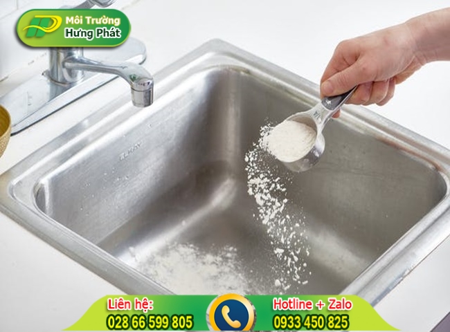 Thực hiện vệ sinh ống thoát nước định kỳ