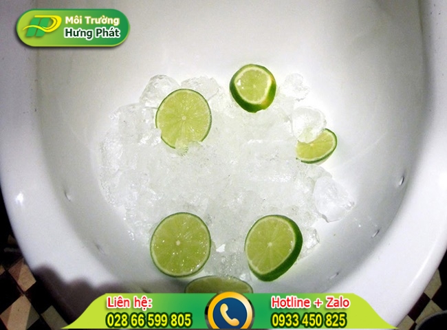 Thông bồn cầu bằng đá lạnh