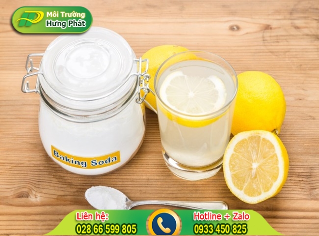 Dùng baking soda và giấm thông bồn cầu