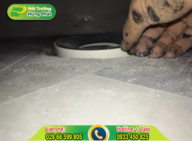 C&aacute;ch chỉnh t&acirc;m xả bồn cầu bị lệch