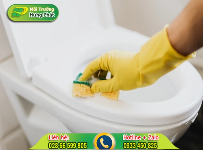 C&aacute;ch chỉnh t&acirc;m xả bồn cầu bị lệch