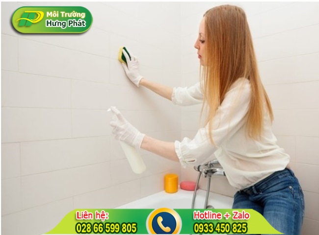 C&aacute;ch tẩy vết ố v&agrave;ng tr&ecirc;n tường nh&agrave; tắm