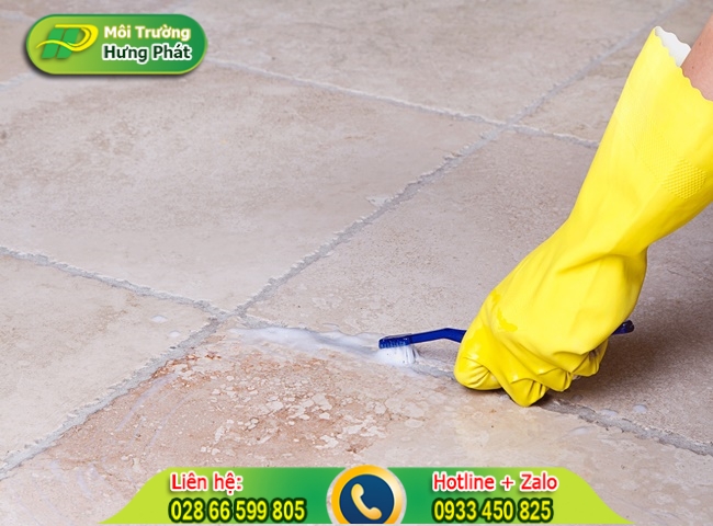 C&aacute;ch tẩy vết ố v&agrave;ng tr&ecirc;n tường nh&agrave; tắm