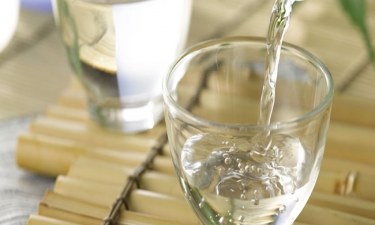 Cách vệ sinh gạch và sàn nhà tắm sử dụng giấm rượu trắng