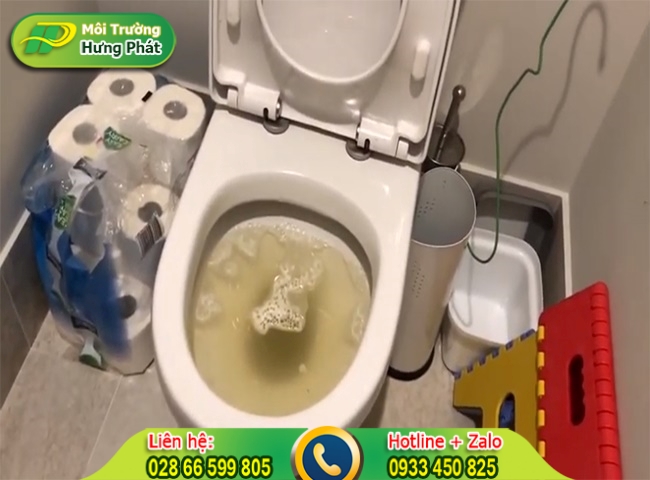 Bồn cầu kh&ocirc;ng tho&aacute;t nước được do hệ thống tự hoại hoạt động qu&aacute; tải