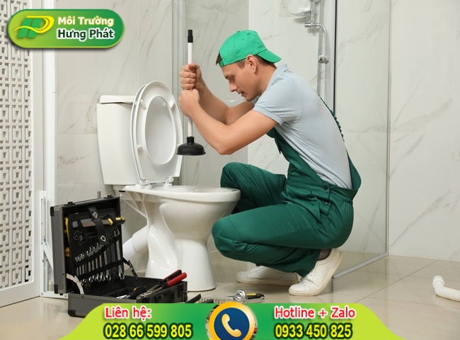 Sử dụng thiết bị th&ocirc;ng bồn cầu để vệ sinh thường xuy&ecirc;n