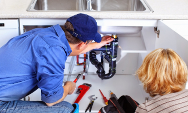 Bồn rửa chén không rút nước phải làm sao để giải quyết