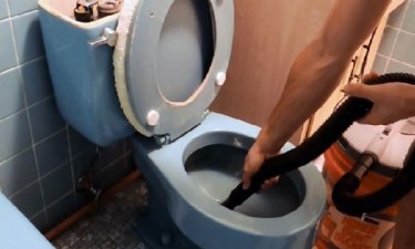 Thông bồn cầu đơn giản và hiệu quả tại nhà bạn đã biết chưa?