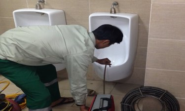 Thông bồn tiểu nam quận 10 dịch vụ giá rẻ