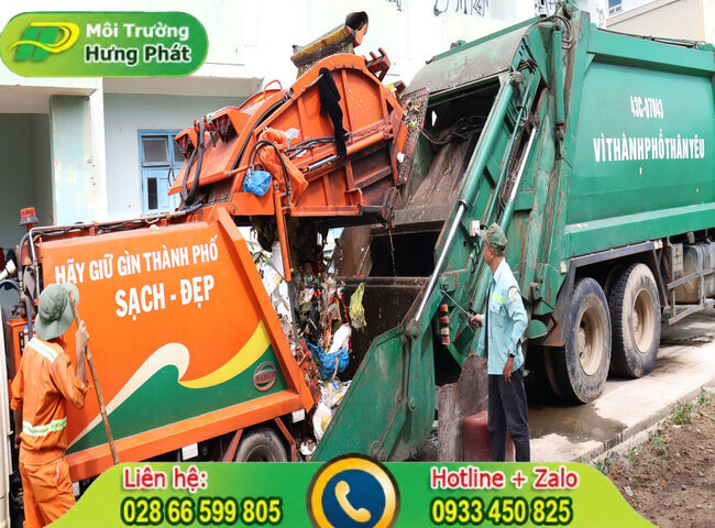 Dịch vụ thu gom r&aacute;c thải sinh hoạt theo một quy tr&igrave;nh chuy&ecirc;n nghiệp
