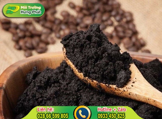 Sử dụng b&atilde; c&agrave; ph&ecirc; để khử m&ugrave;i nh&agrave; vệ sinh