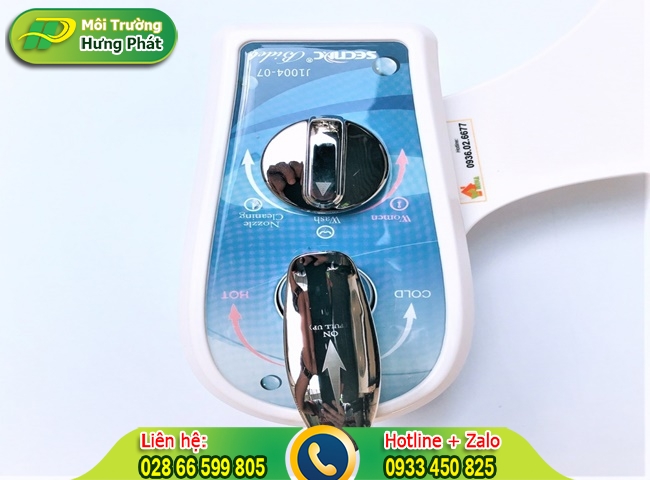 V&ograve;i xịt vệ sinh n&oacute;ng lạnh